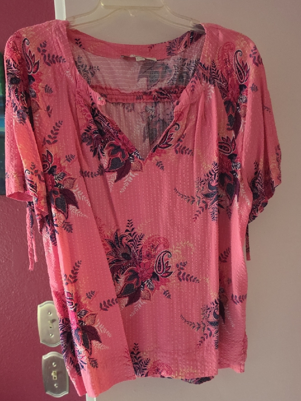 Women's Pink Floral V-Neck Short Sleeve Top